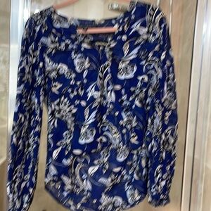 White House black market high low shirt